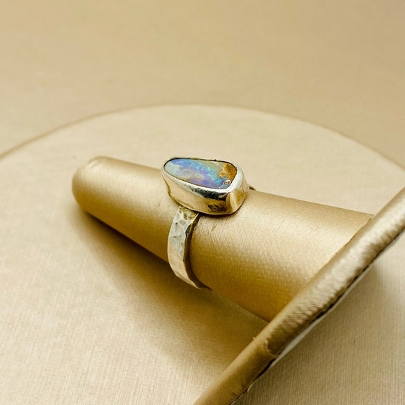 Handcrafted 925 Sterling Silver Australian Pipe Opal Ring - Picture 6 of 13